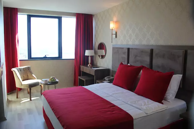 Euro Plaza Hotel